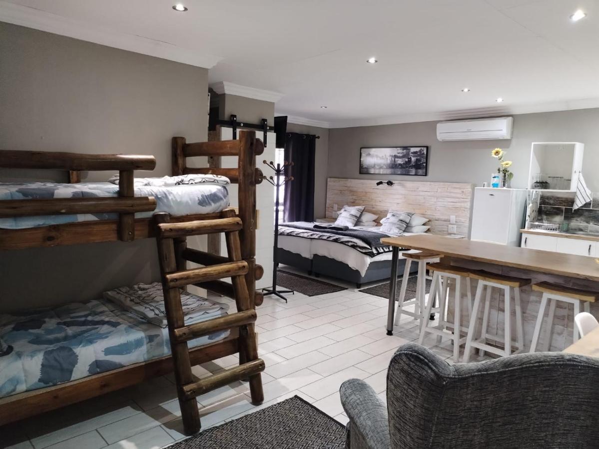 Villa Mariss Guesthouse Kraaifontein Dış mekan fotoğraf