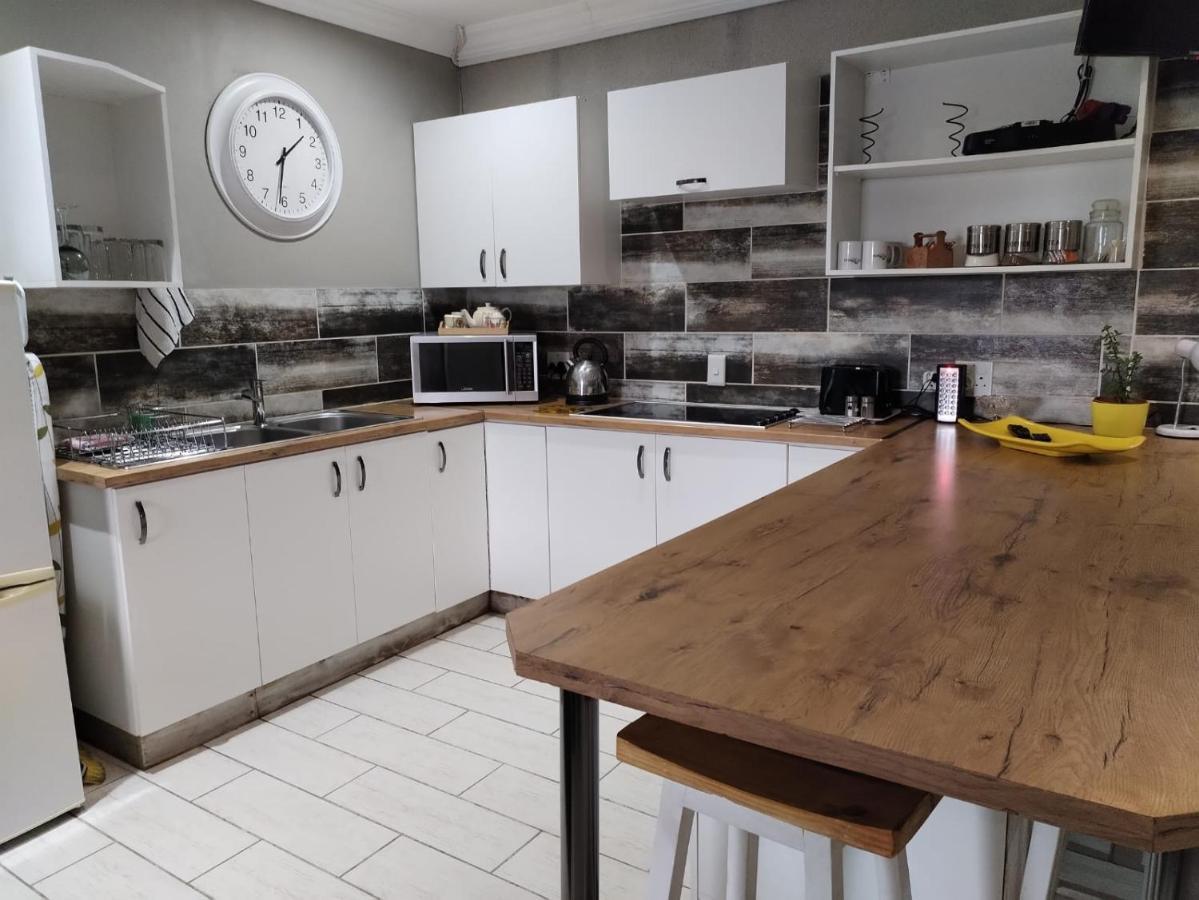 Villa Mariss Guesthouse Kraaifontein Dış mekan fotoğraf