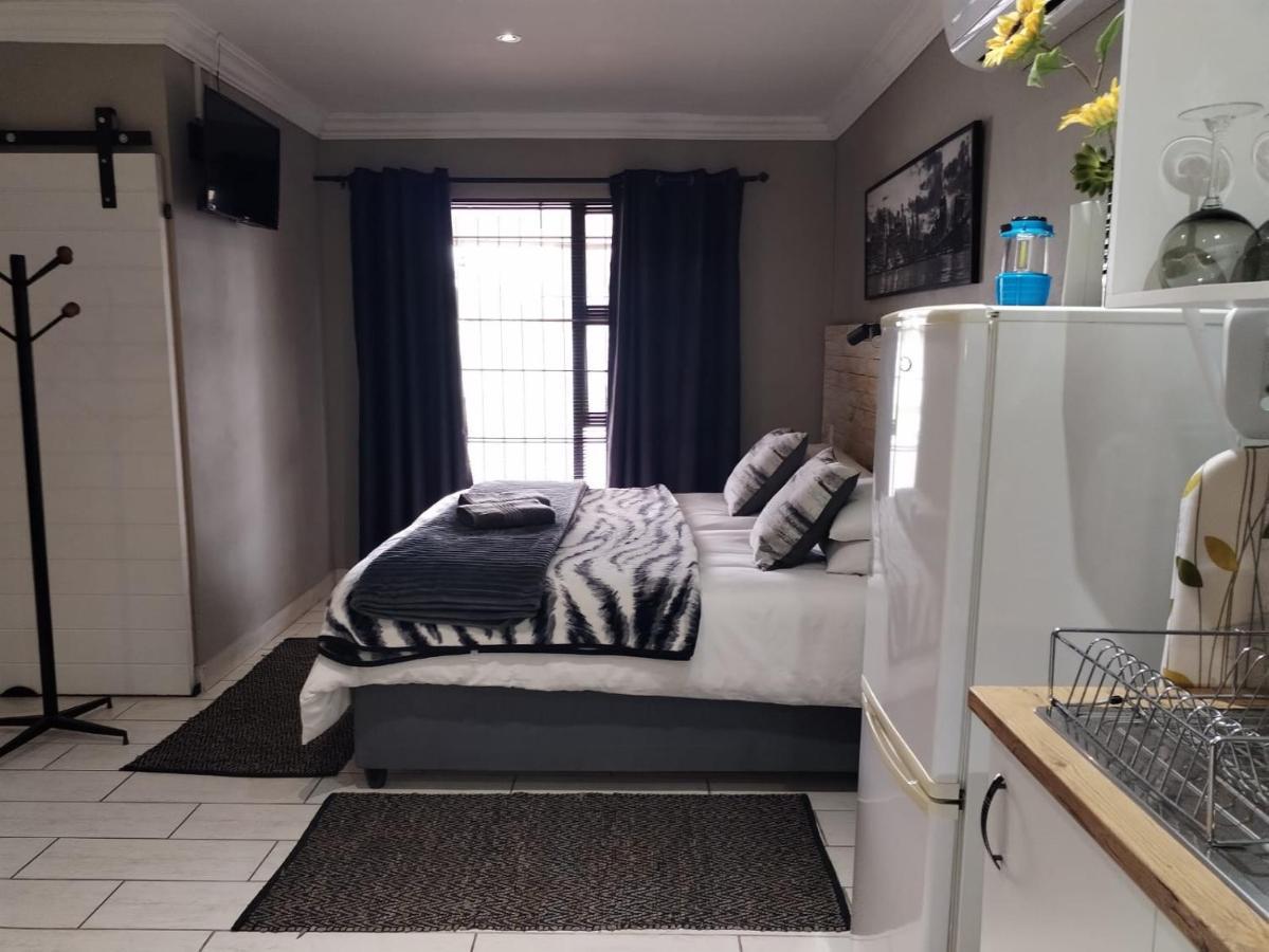 Villa Mariss Guesthouse Kraaifontein Dış mekan fotoğraf