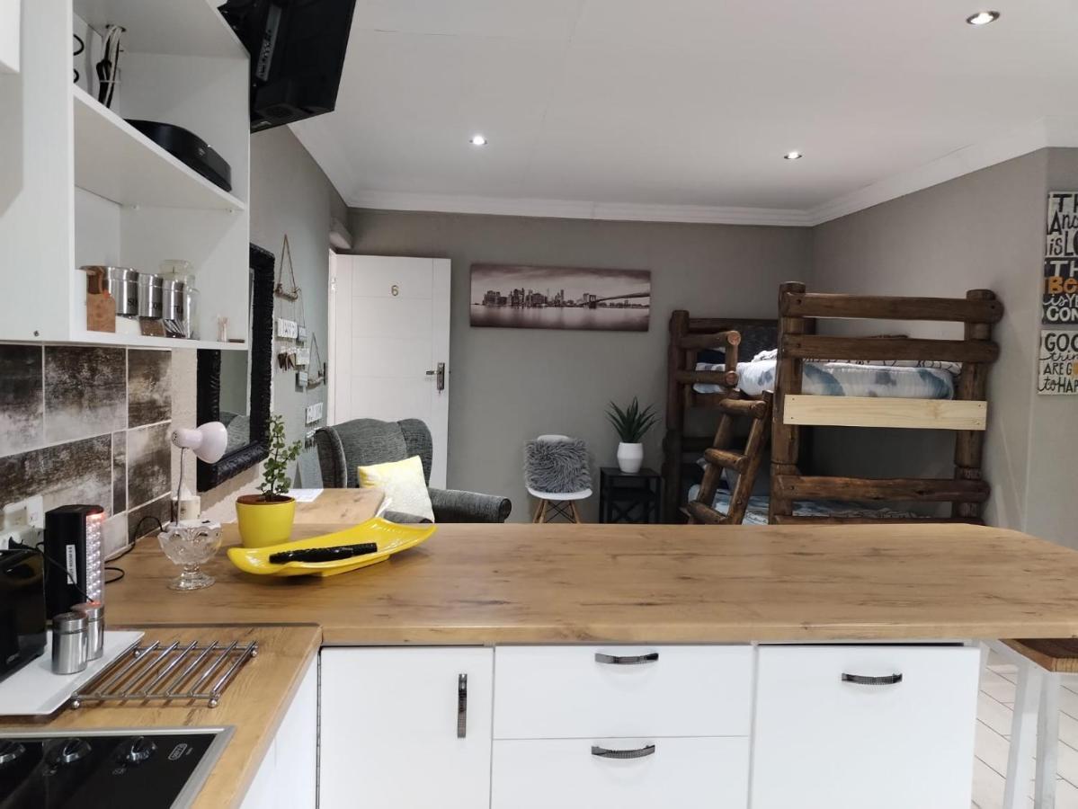 Villa Mariss Guesthouse Kraaifontein Dış mekan fotoğraf