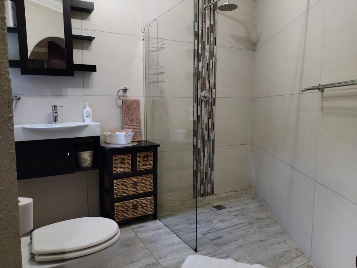 Villa Mariss Guesthouse Kraaifontein Dış mekan fotoğraf